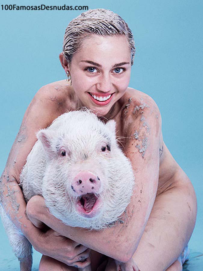 Miley-Cyrus-Artistic-Topless- famosas xxx - videos xxx -fotos porno (1)